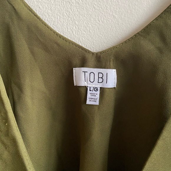 Green Tobi flowy tank top | Size L - Picture 2 of 5